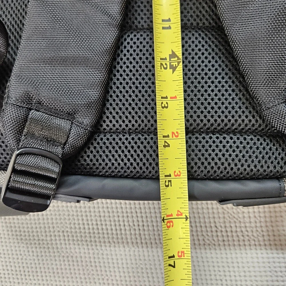MAXcases Black Gray Slim Tech Backpack Laptop Bag with‎ USB Charging Port